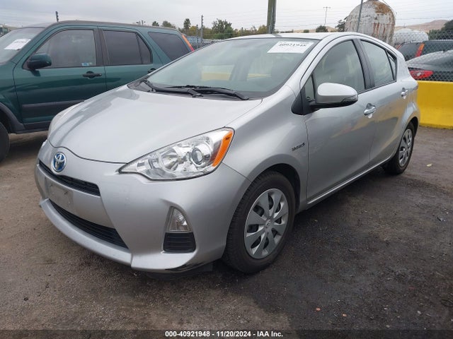 JTDKDTB39E1559604 Toyota Prius C Two