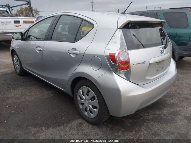JTDKDTB39E1559604 Toyota Prius C Two