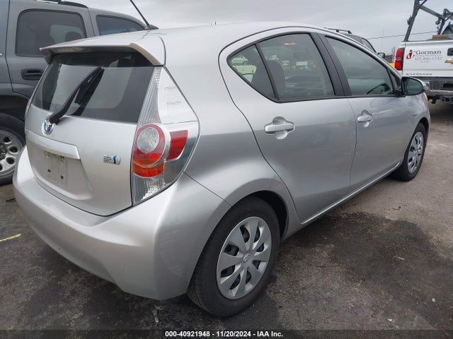 JTDKDTB39E1559604 Toyota Prius C Two