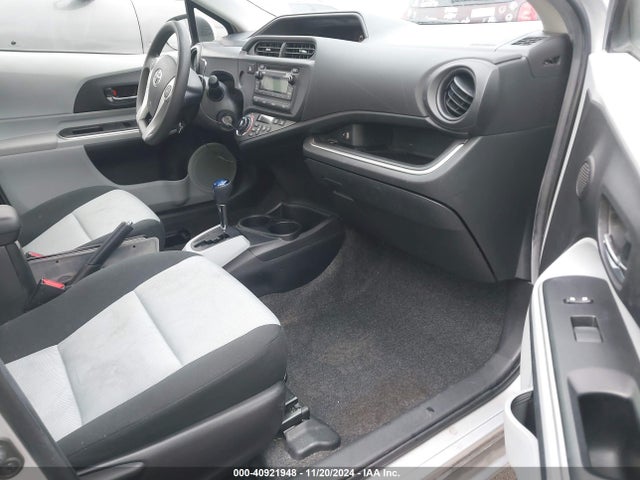 JTDKDTB39E1559604 Toyota Prius C Two