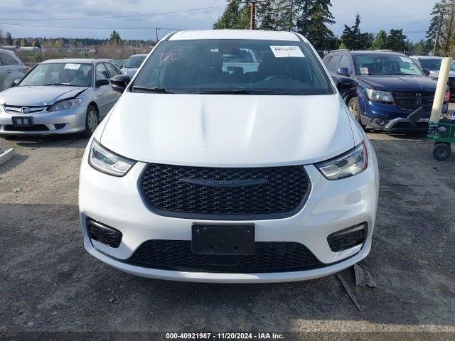 Chrysler Pacifica Hybrid S Appearance Pkg 2024 2C4RC1S72RR112204 Image 13