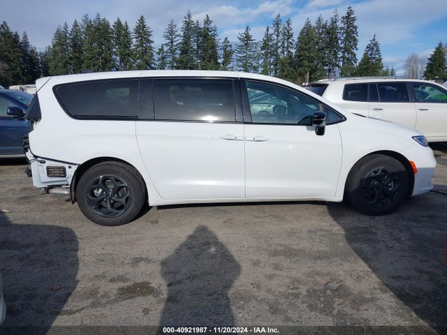 Chrysler Pacifica Hybrid S Appearance Pkg 2024 2C4RC1S72RR112204 Image 14