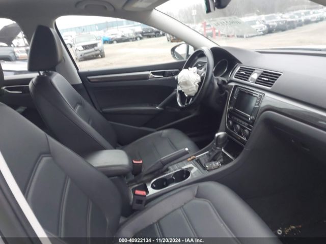 1VWGT7A37HC080282 Volkswagen Passat 1.8t Se