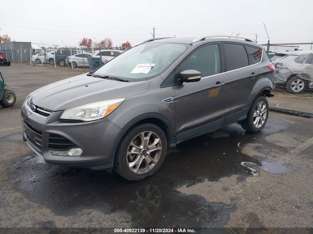 1FMCU0J94EUA40124 Ford Escape Titanium