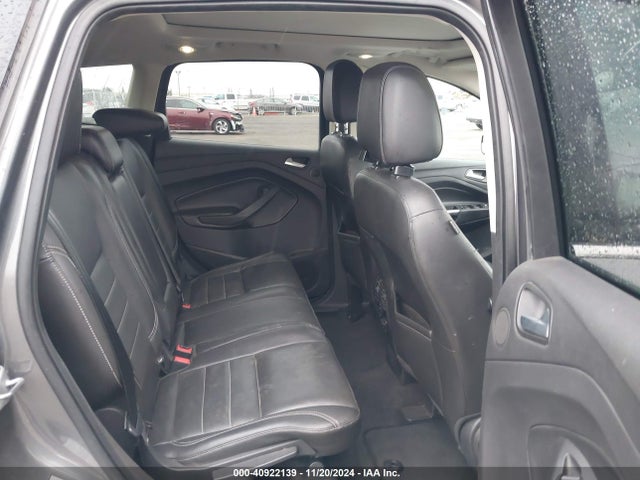 1FMCU0J94EUA40124 Ford Escape Titanium