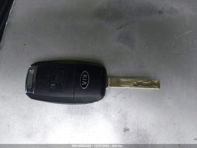 3KPA25AD8ME424407 KIA Rio 5-door S