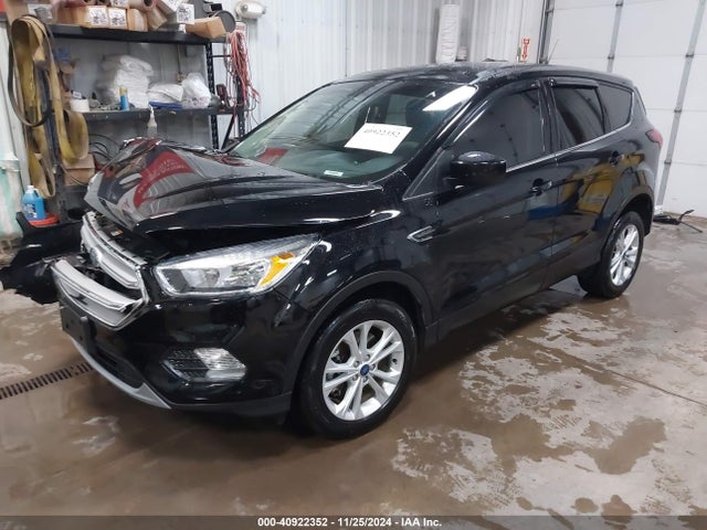 Ford ESCAPE SE 2019 1FMCU9GD0KUB61390 Image 2