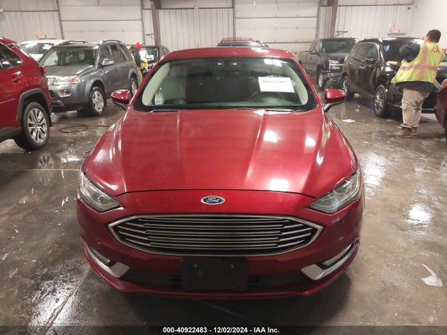 40922483 :رقم المزاد ، 3FA6P0H76JR126975 vin ، 2018 Ford Fusion Se مزاد بيع