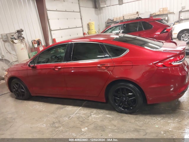 40922483 :رقم المزاد ، 3FA6P0H76JR126975 vin ، 2018 Ford Fusion Se مزاد بيع