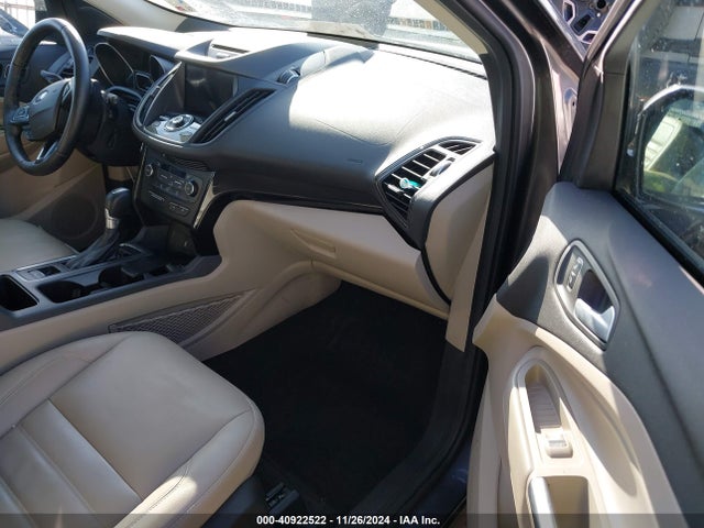 Ford Escape Titanium 2017 1FMCU0J97HUB62142 Image 5