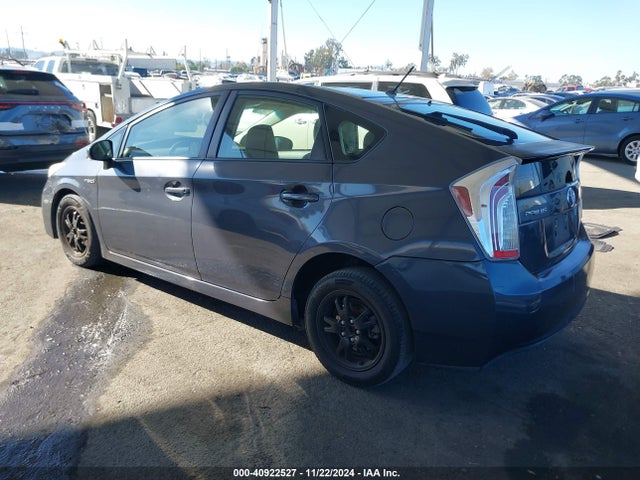 Toyota Prius Two 2014 JTDKN3DU6E0372491 Image 3
