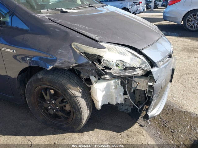 Toyota Prius Two 2014 JTDKN3DU6E0372491 Image 6