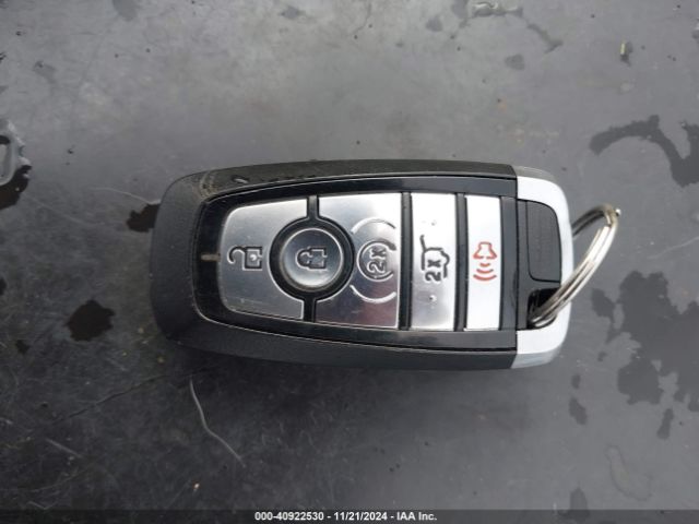 1FMJU2AT8KEA17501 Ford Expedition Limited