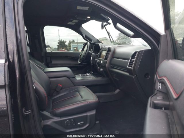 1FMJU2AT8KEA17501 Ford Expedition Limited