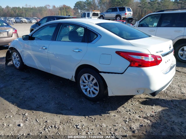 Nissan Altima 2.5 S 2017 1N4AL3APXHC177311 Image 3