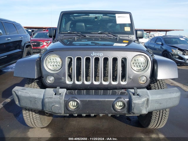 1C4BJWEG4GL244015 Jeep Wrangler Unlimited Sahara