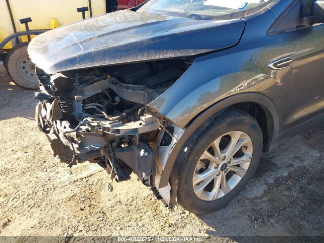 1FMCU0G90JUB49083 Ford ESCAPE SE