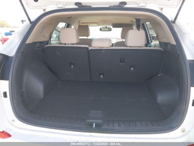 KM8J33A45GU149422 Hyundai TUCSON SE