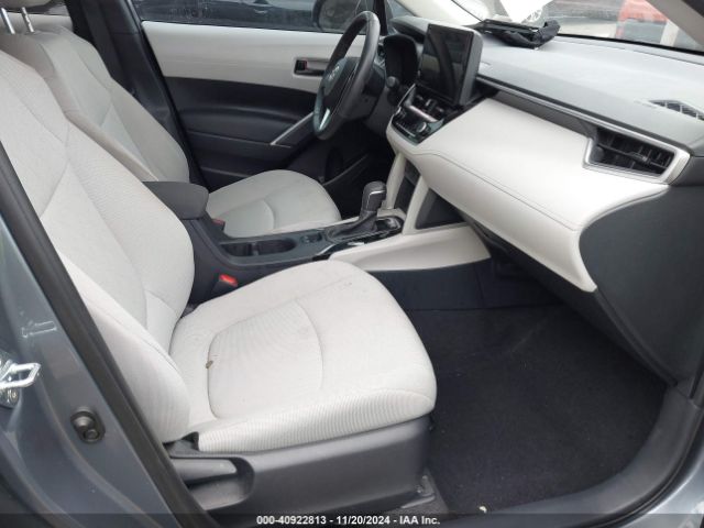 7MUCAAAG7RV086581 Toyota Corolla Cross Le