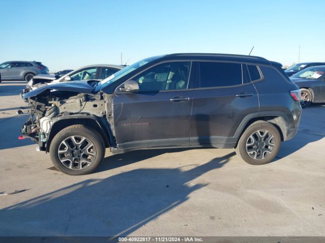 3C4NJDDB7KT702800 Jeep Compass Trailhawk 4x4