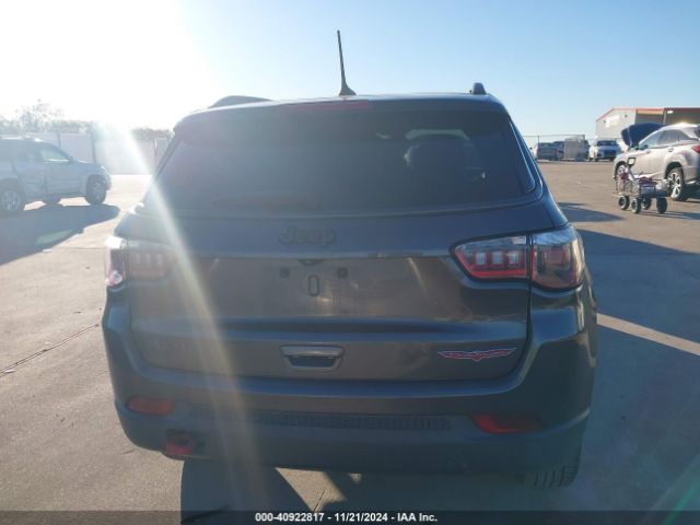 3C4NJDDB7KT702800 Jeep Compass Trailhawk 4x4
