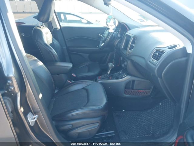 3C4NJDDB7KT702800 Jeep Compass Trailhawk 4x4