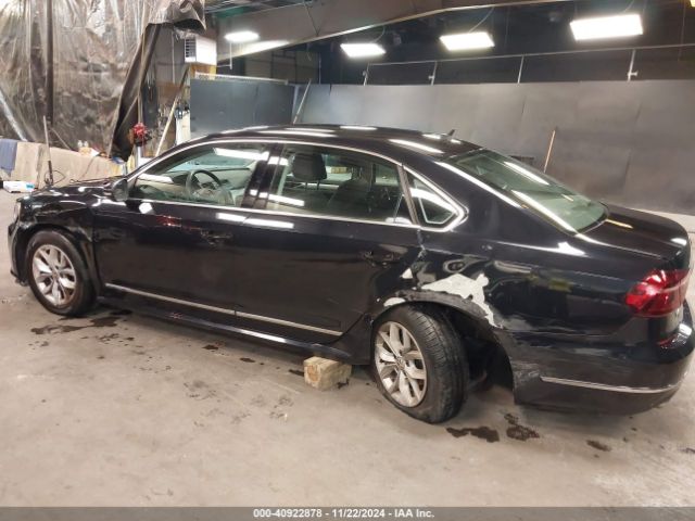 1VWAT7A3XHC027629 Volkswagen Passat 1.8t S