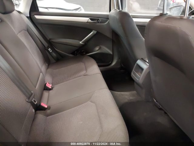 1VWAT7A3XHC027629 Volkswagen Passat 1.8t S