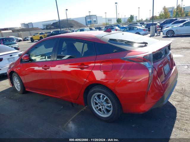 JTDKARFUXH3538560 Toyota Prius Three