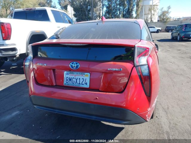 JTDKARFUXH3538560 Toyota Prius Three