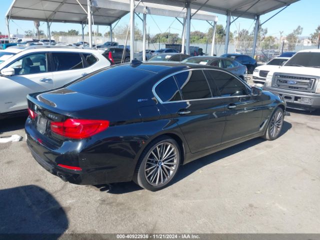 WBAJA9C5XJB250376 BMW 530e Iperformance