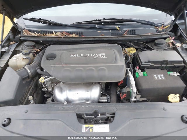 Chrysler 200 Limited 2016 1C3CCCAB7GN111992 Image 10