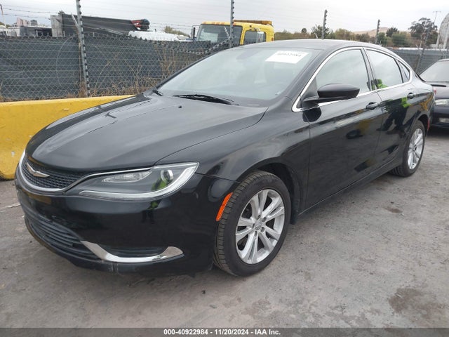 Chrysler 200 Limited 2016 1C3CCCAB7GN111992 Image 2