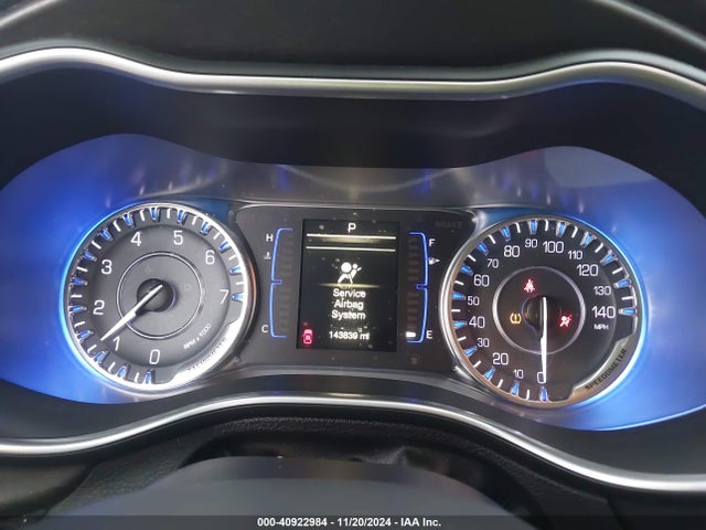 Chrysler 200 Limited 2016 1C3CCCAB7GN111992 Image 7