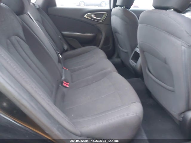 Chrysler 200 Limited 2016 1C3CCCAB7GN111992 Image 8