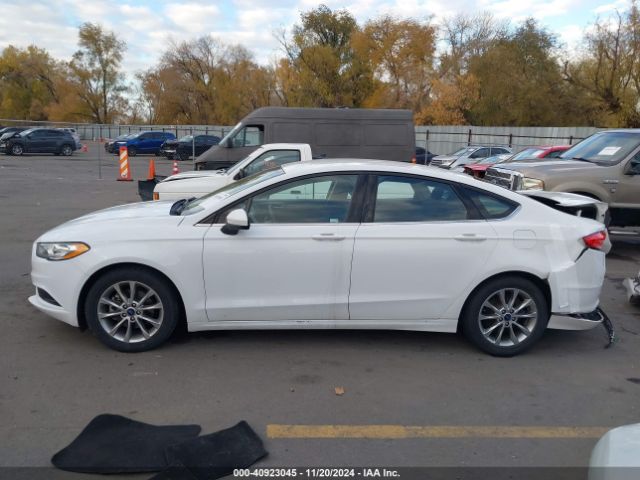3FA6P0HDXHR336172 Ford FUSION SE