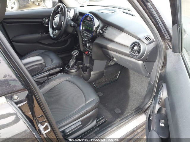 2017 MINI HARDTOP WMWXU1C35H2F78416 Photo 4