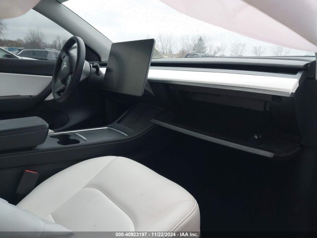 2022 TESLA MODEL Y 7SAYGAEE9NF312886 Photo 4