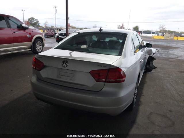 1VWBT7A37FC103096 Volkswagen Passat 1.8t Sport