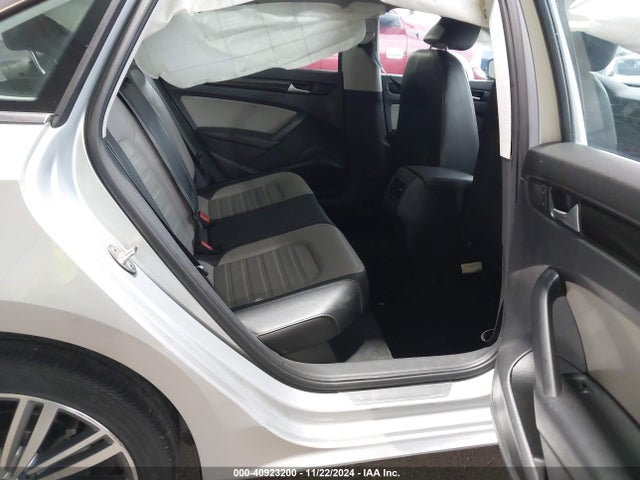 1VWBT7A37FC103096 Volkswagen Passat 1.8t Sport