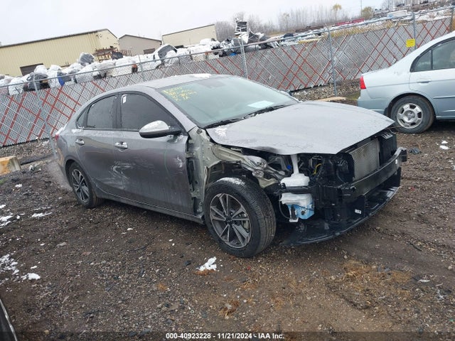 2024 3KPF24AD9RE829375 main image