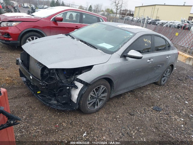 KIA Forte Lxs 2024 3KPF24AD9RE829375 Image 2