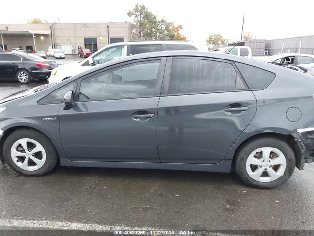 Toyota Prius Two 2014 JTDKN3DU7E0363380 Image 14