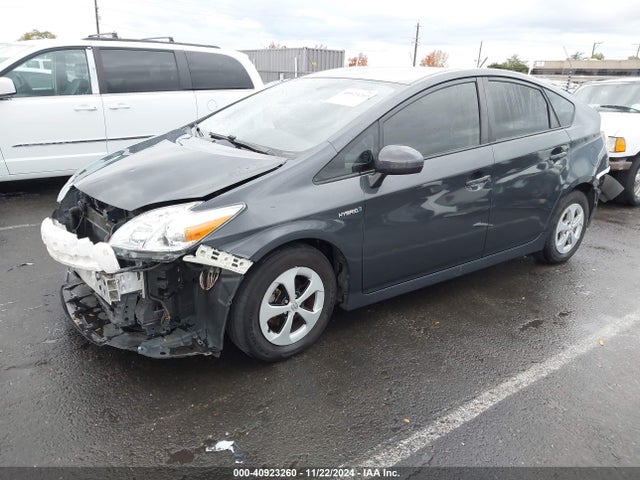 Toyota Prius Two 2014 JTDKN3DU7E0363380 Image 2