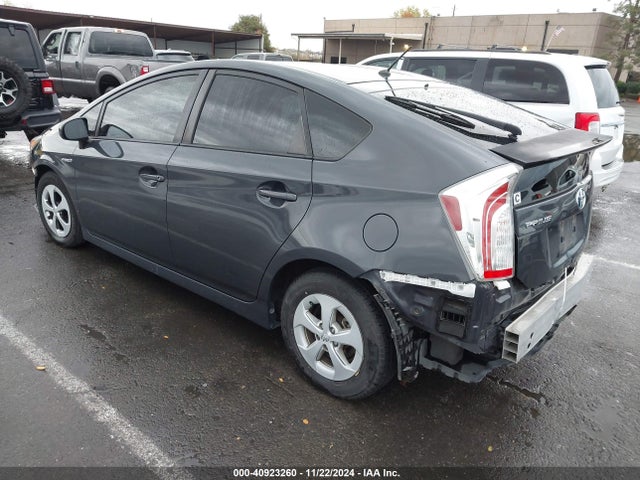 Toyota Prius Two 2014 JTDKN3DU7E0363380 Image 3