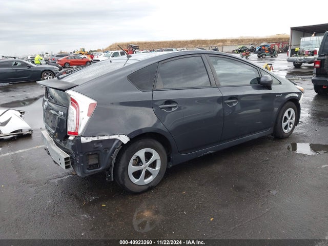 Toyota Prius Two 2014 JTDKN3DU7E0363380 Image 4