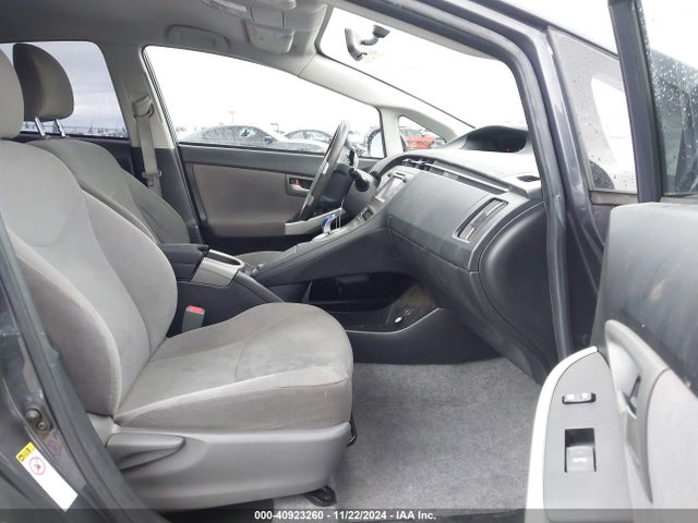 Toyota Prius Two 2014 JTDKN3DU7E0363380 Image 5