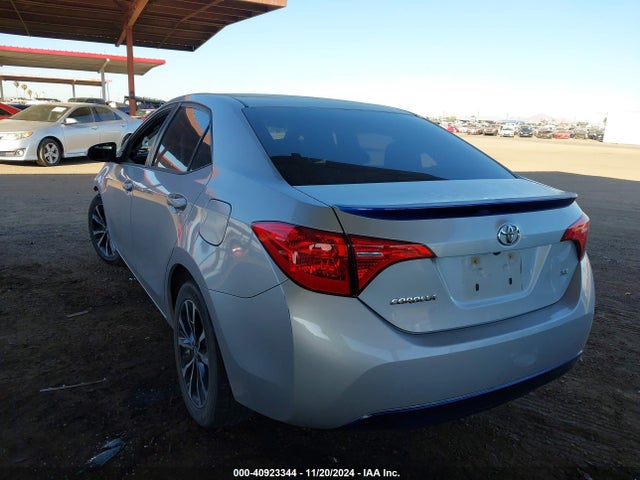 Toyota COROLLA SE 2017 5YFBURHE4HP640456 Image 3