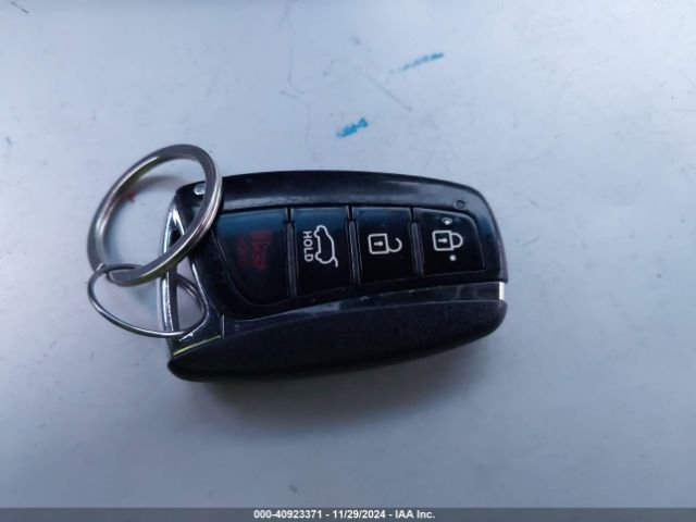 KM8SN4HF3HU245479 Hyundai Santa Fe Se