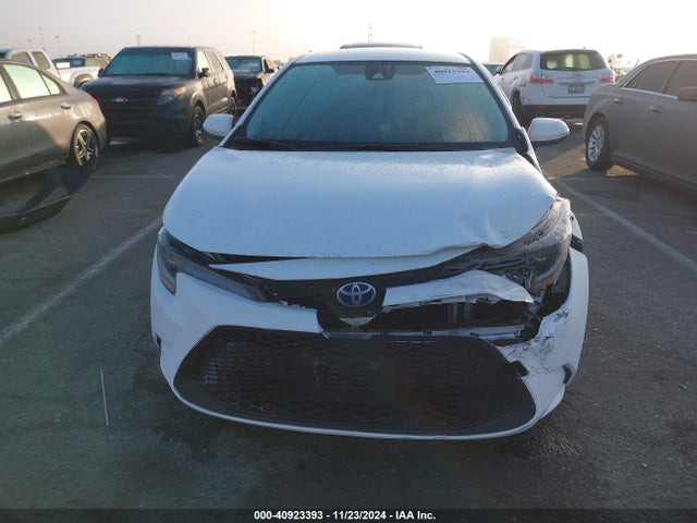 Toyota Corolla Hybrid Le 2022 JTDEAMDEXN3013392 Image 12